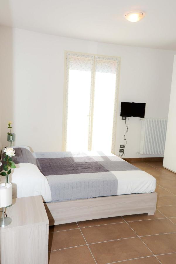 Rinaldi House Bed & Breakfast Torriana Exterior foto